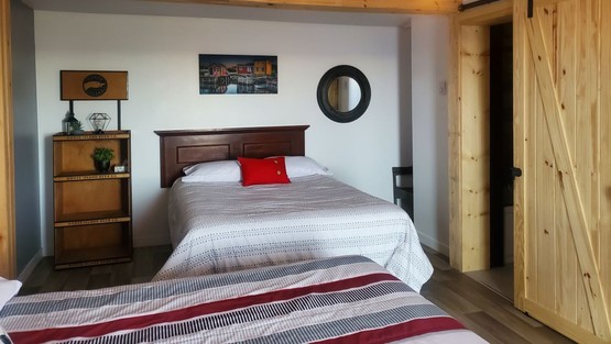room_images/0aa6da98-99ac-4340-ba69-b60065fcadfa.jpg.555x313_q90_crop-smart.jpg